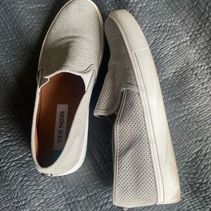 Size 8 Steve Madden grey slip ons